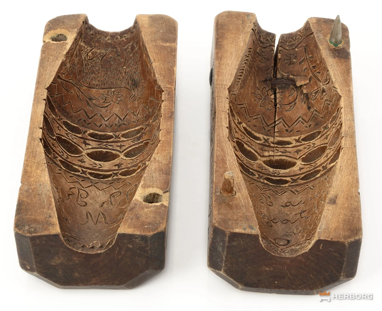 Dwuczęściowa drewniana forma z ornamentem do tradycyjnego oscypka – HERBORG